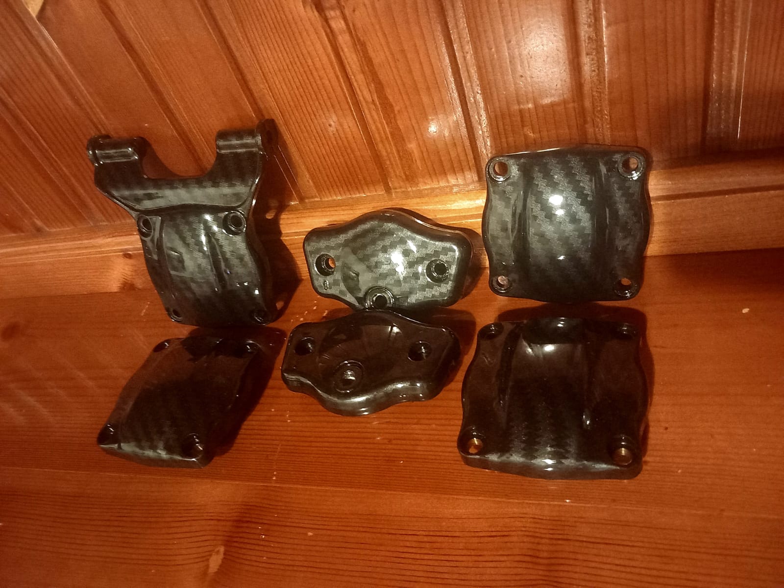 Coperchi ispezione teste carbon look